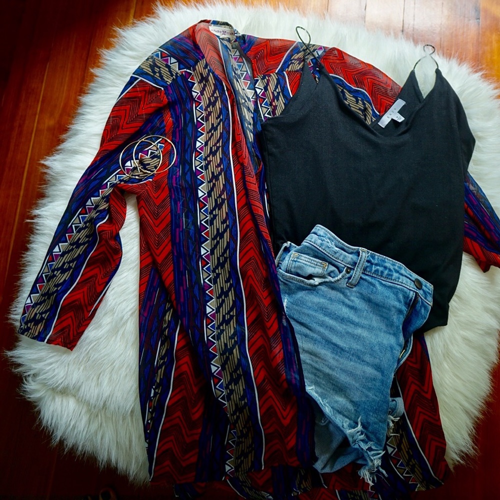 Tribal print sheet kimono.